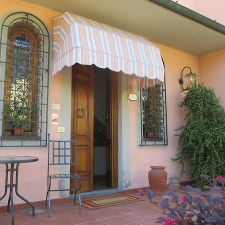 Affittacamere Villa Delia ルッカ エクステリア 写真