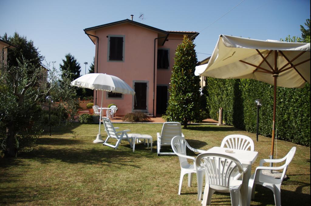 Affittacamere Villa Delia ルッカ エクステリア 写真
