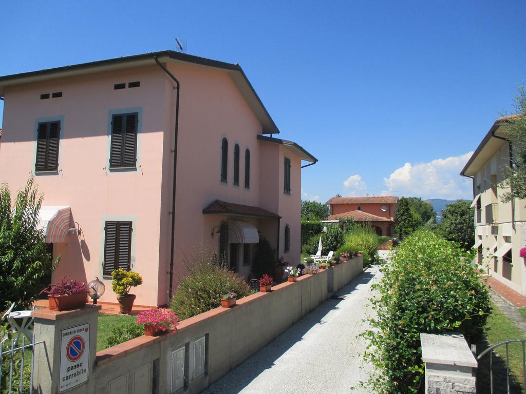 Affittacamere Villa Delia ルッカ エクステリア 写真